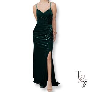 Revelry Rory Velvet Bridesmaid Long Gown Dress in Emerald Green Size 4